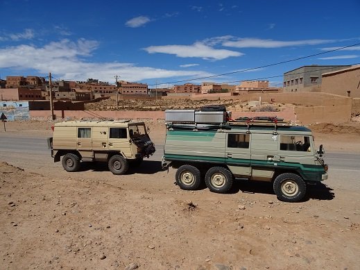 Marokko 2018-Begegnung mit französischem Pinzgauer.jpg